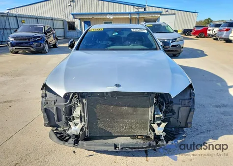 2019 Mercedes-Benz E 300 z USA, uszkodzony, nr VIN WDDZF4JB8KA661453